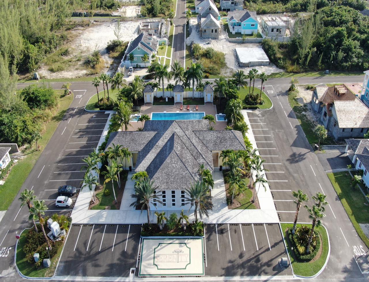 Aerial photograph of Serenity clubhouse and community pool